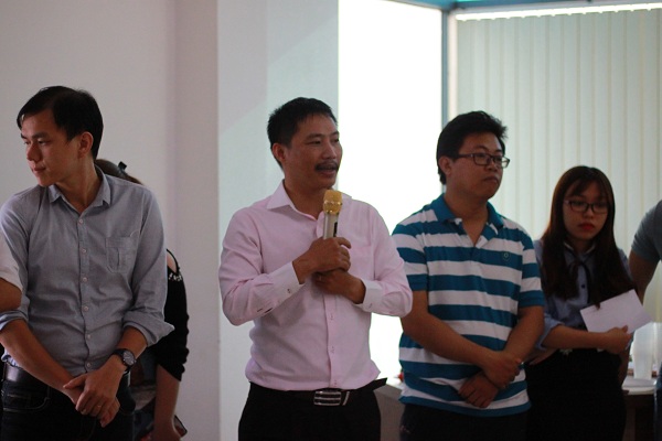 Sếp Hiếu khai mạc buổi tiệc