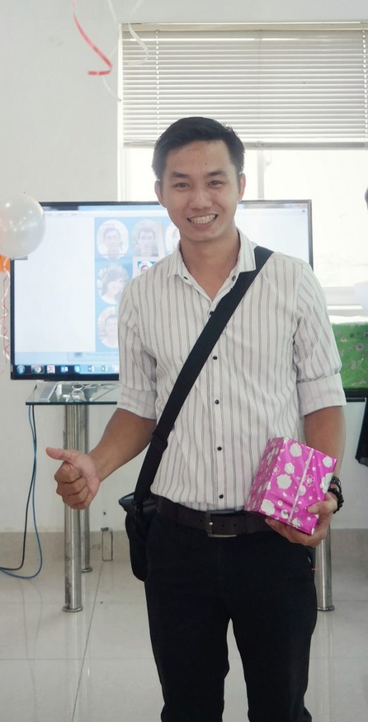 Nhiếp của chúng ta đã kịp thời chụp một tấm ảnh trong ngày kỷ niệm sinh nhật của mình